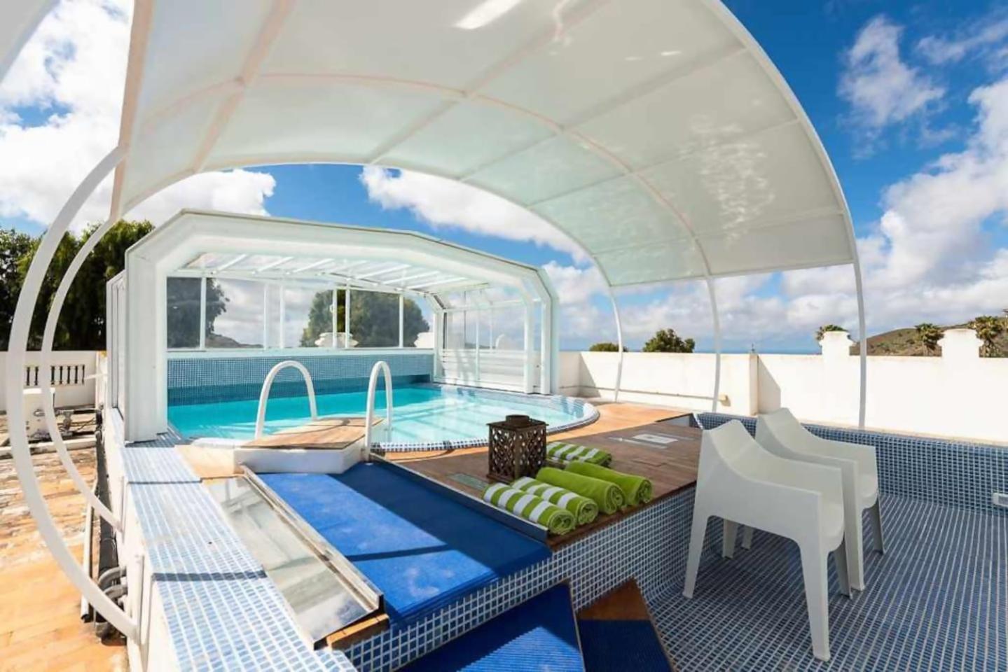 Amplia Villa De Lujo Con Piscina Climatizada Las Palmas de Gran Canaria Dış mekan fotoğraf