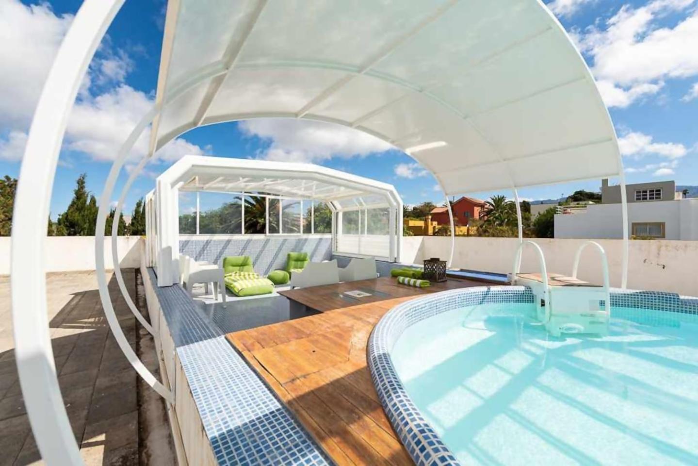 Amplia Villa De Lujo Con Piscina Climatizada Las Palmas de Gran Canaria Dış mekan fotoğraf